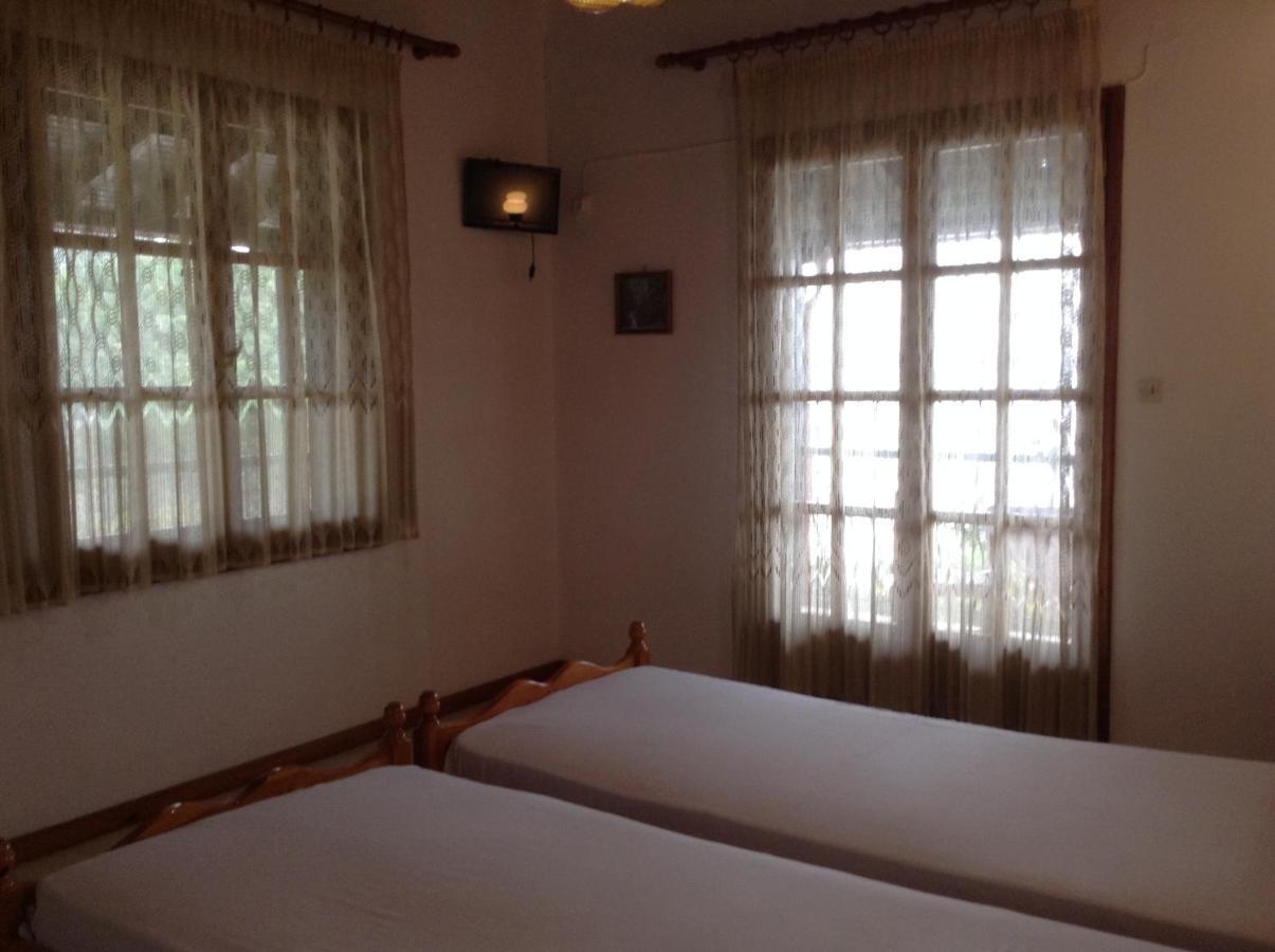 פלאטניאס Ktena Apartments חדר תמונה