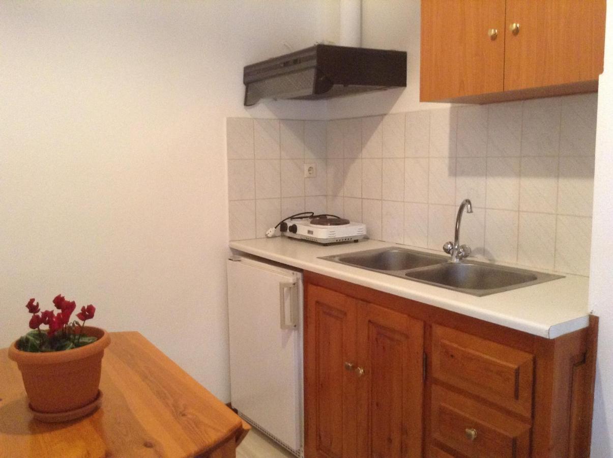 פלאטניאס Ktena Apartments חדר תמונה